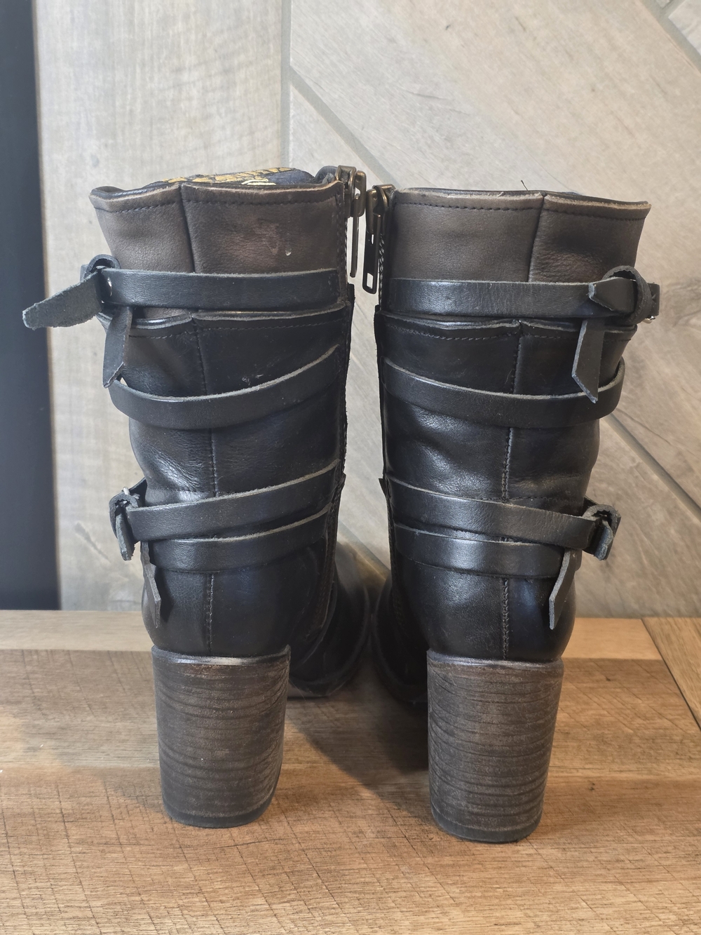 Freebird " Baker" Ankle Boots size 8 - Picture 3 of 7